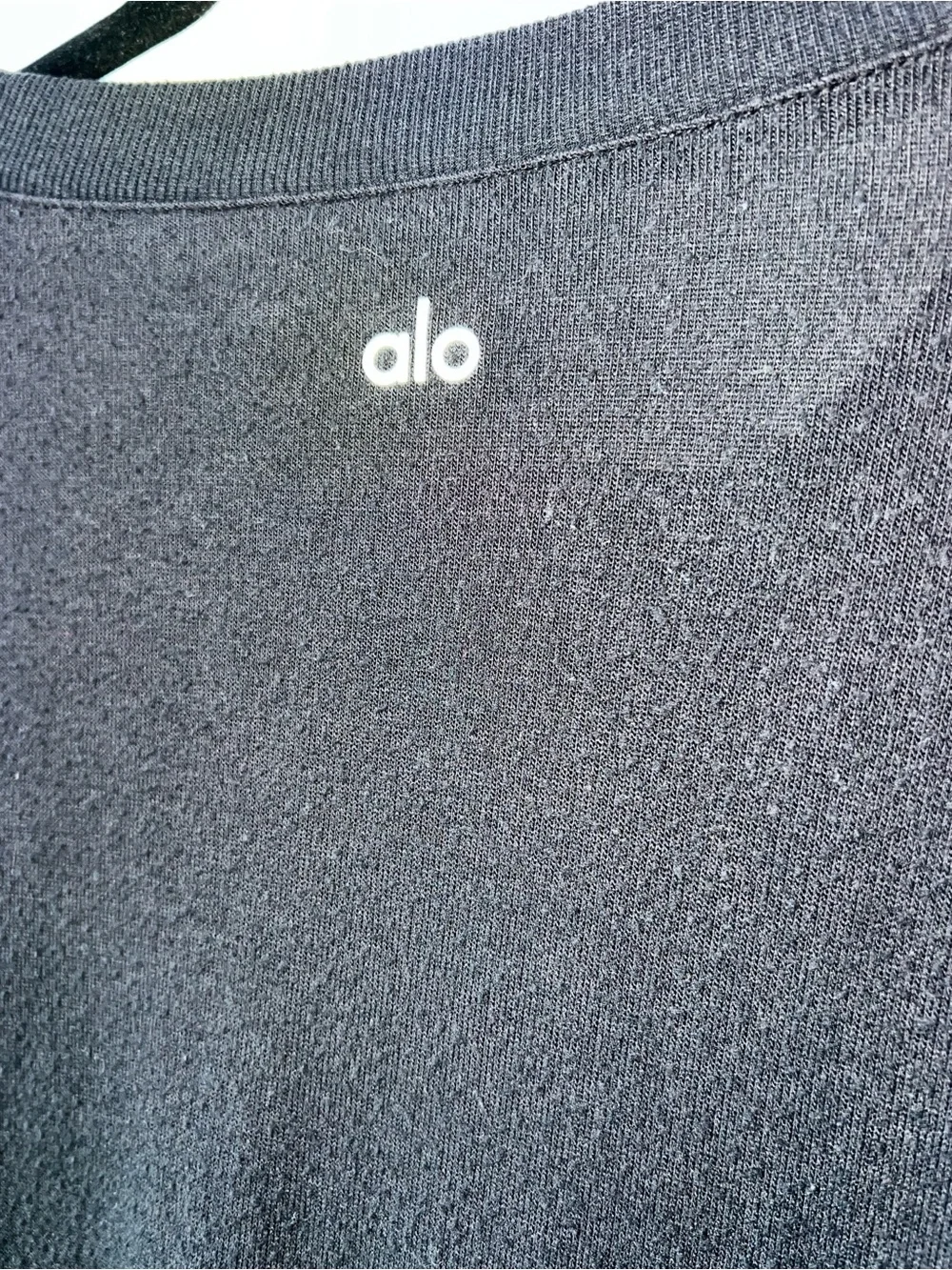 Alo Yoga Glimpse Long Sleeve Top Black High Low Hem Crewneck Activewear